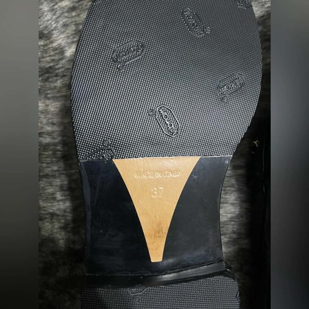 Authentic CHANEL Black Patent Gold Chain Loafer. Size 37 - Picture 11 of 14